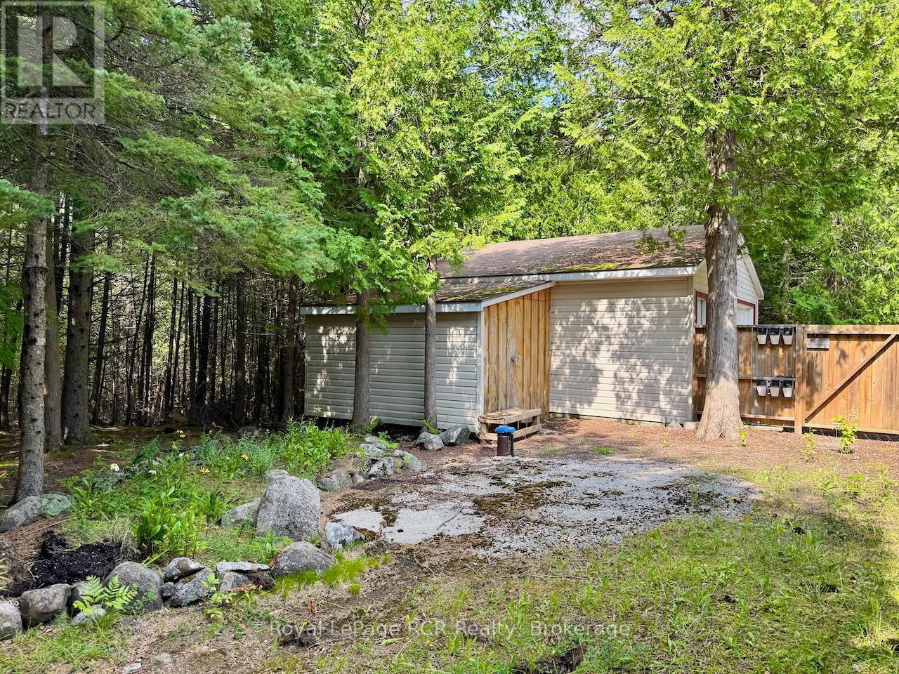 












323 EAST ROAD RR 4 ROAD

,
Northern Bruce Peninsula,




Ontario
N0H1W0

