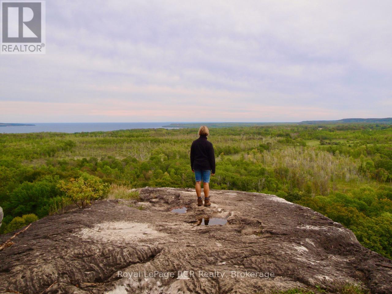 












323 EAST ROAD RR 4 ROAD

,
Northern Bruce Peninsula,




Ontario
N0H1W0

