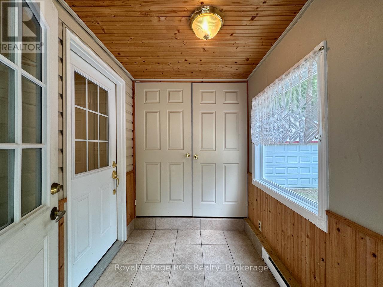 












323 EAST ROAD RR 4 ROAD

,
Northern Bruce Peninsula,




Ontario
N0H1W0

