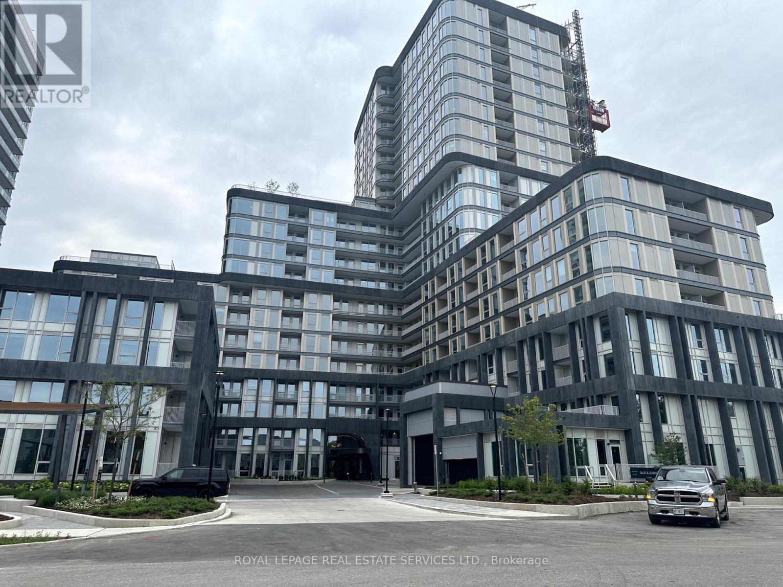 












1012 - 3240 WILLIAM COLTSON AVENUE

,
Oakville,




Ontario
L6H7C2


