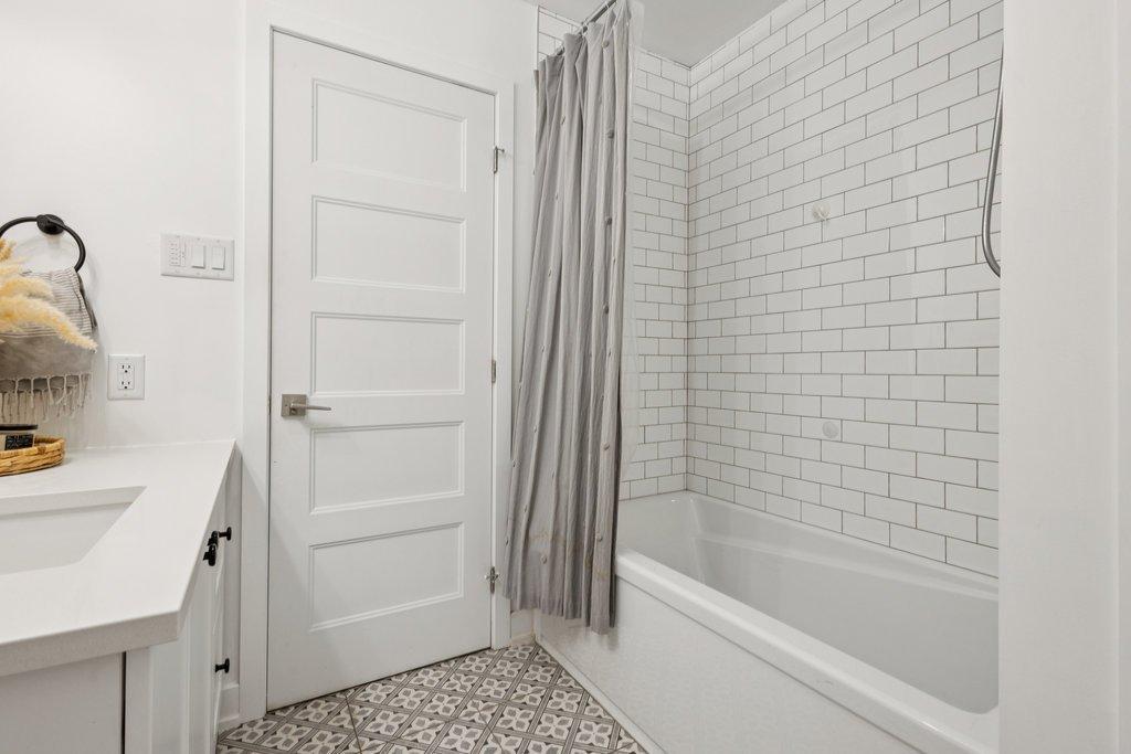 









360


Ch. Jean-Paul-Lemieux

,
Chelsea,




QC
J9B0C5

