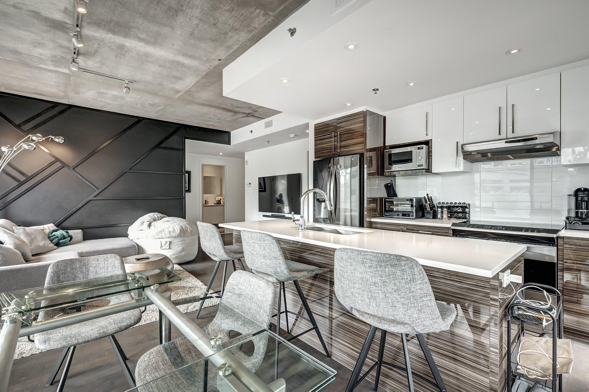 









2335


Ch. Manella

, 211,
Mont-Royal,




QC
H4P0B3


