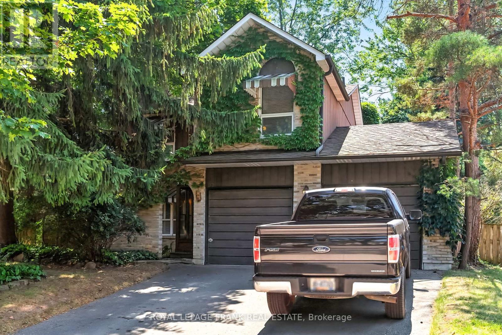 












124 GUTHRIE CRESCENT

,
Whitby (Lynde Creek),




Ontario
L1P1A7

