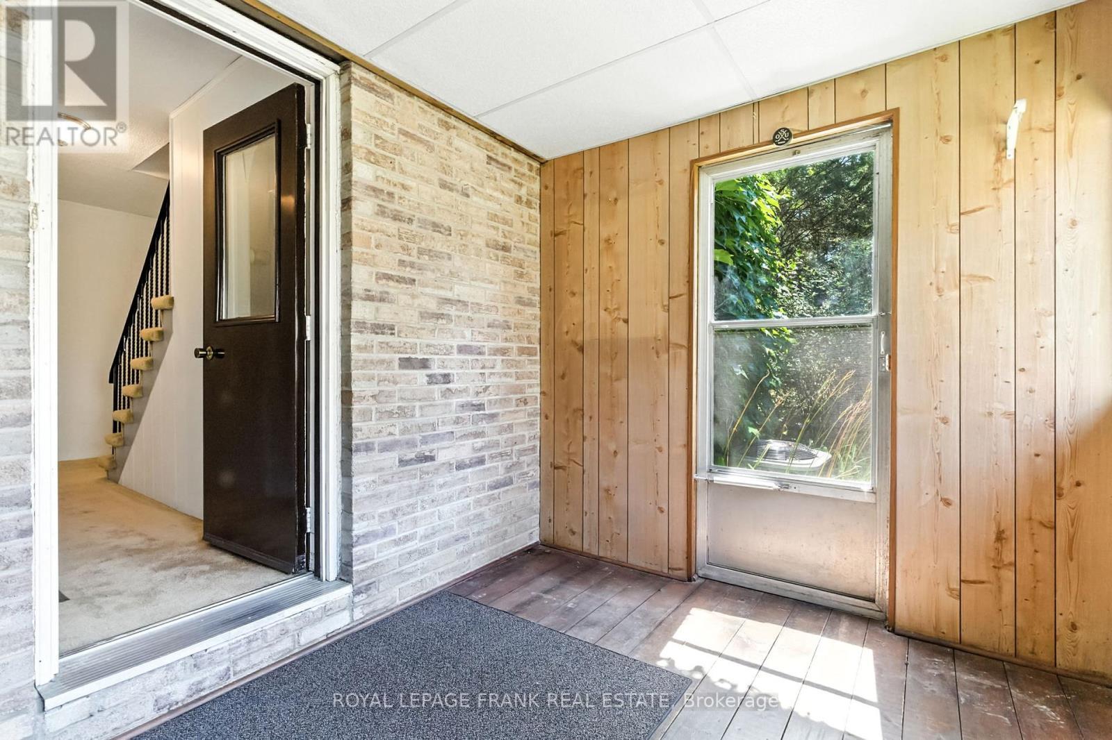 












124 GUTHRIE CRESCENT

,
Whitby (Lynde Creek),




Ontario
L1P1A7

