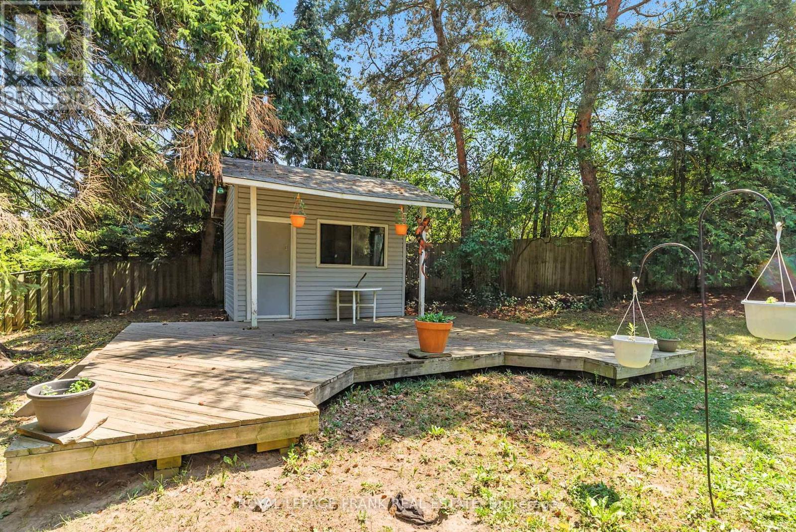 












124 GUTHRIE CRESCENT

,
Whitby (Lynde Creek),




Ontario
L1P1A7


