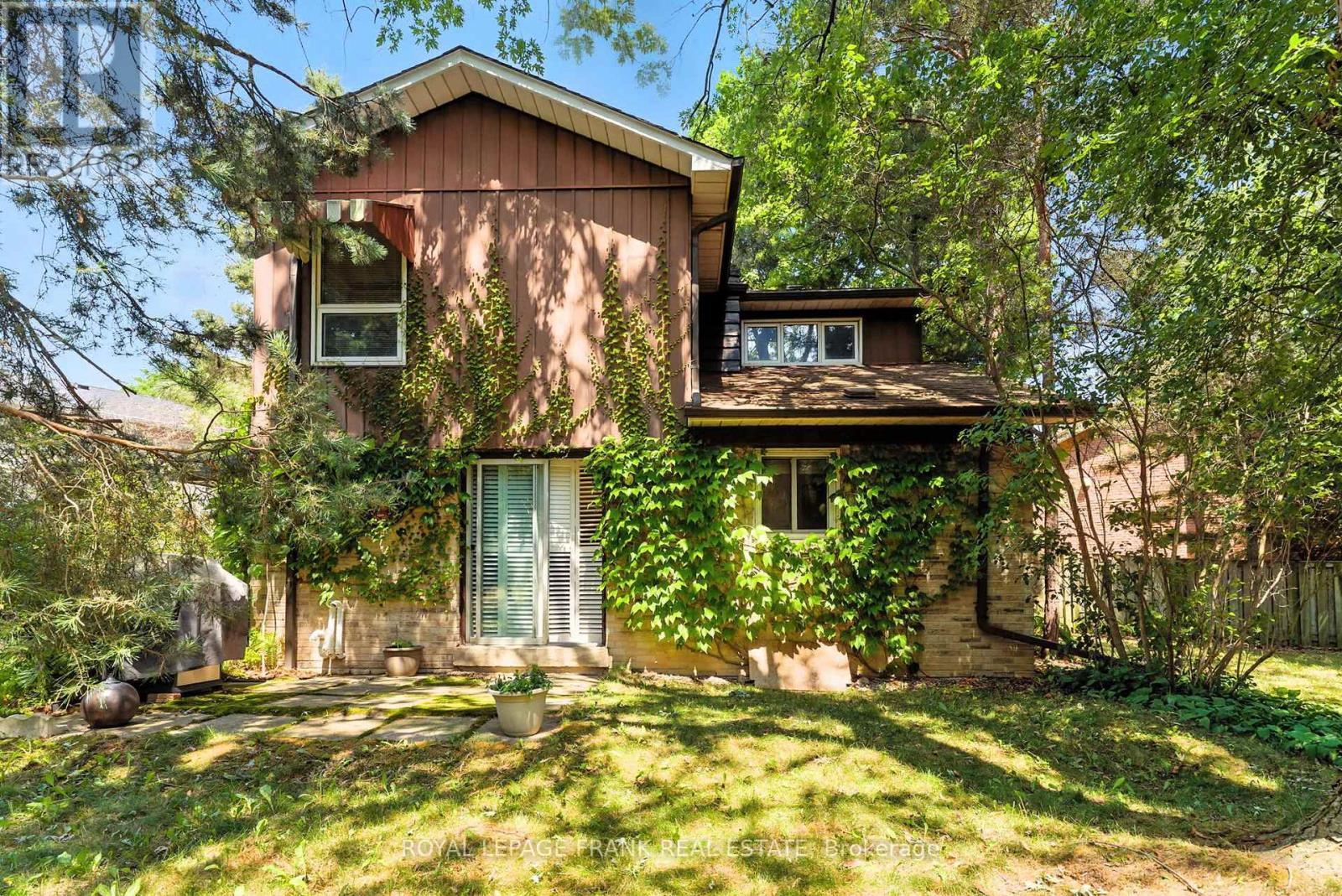 












124 GUTHRIE CRESCENT

,
Whitby (Lynde Creek),




Ontario
L1P1A7

