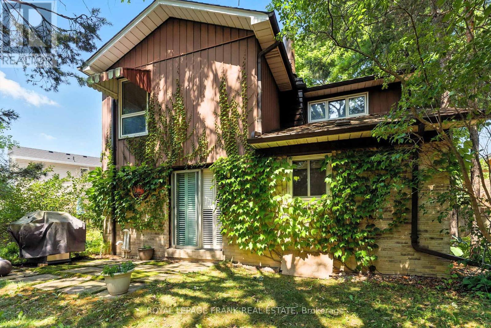 












124 GUTHRIE CRESCENT

,
Whitby (Lynde Creek),




Ontario
L1P1A7

