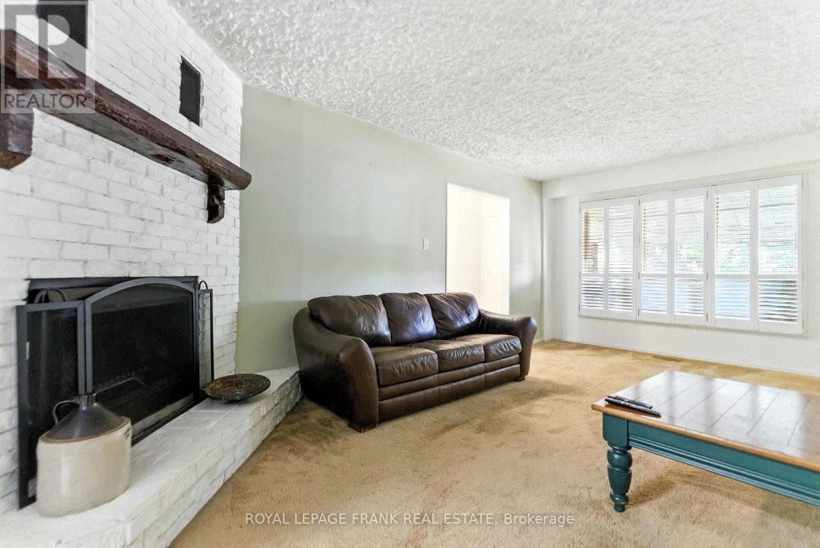 












124 GUTHRIE CRESCENT

,
Whitby (Lynde Creek),




Ontario
L1P1A7

