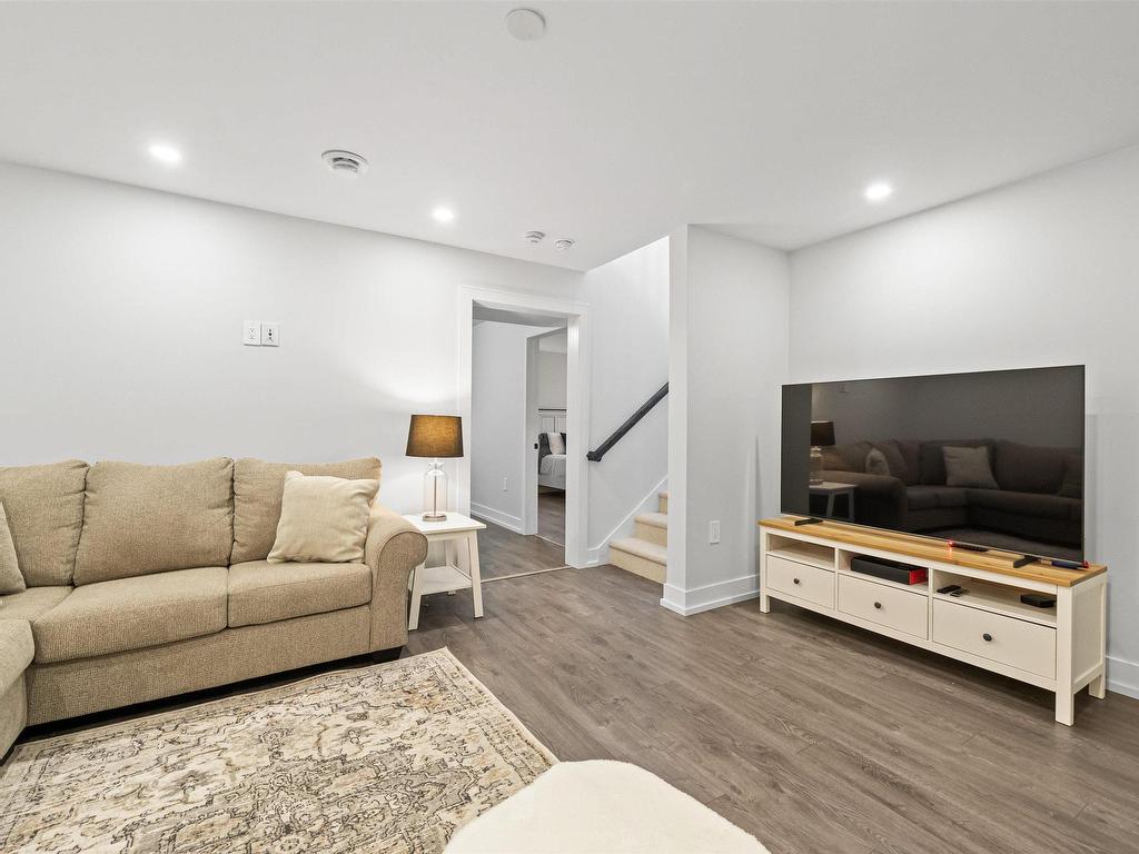 












7 Spyglass Way

,
White Point,




NS
B4B 0B7


