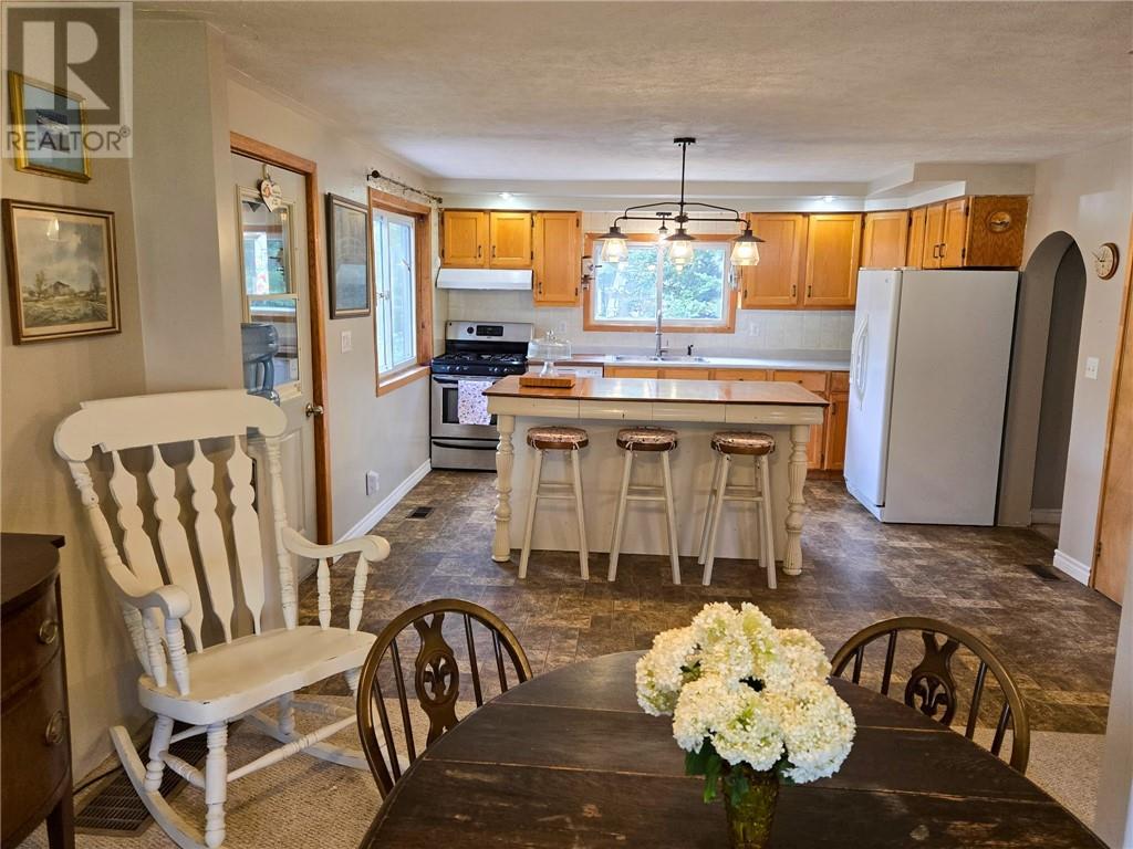 












103 McNevin Street

,
Providence Bay, Manitoulin Island,




Ontario
P0P1T0

