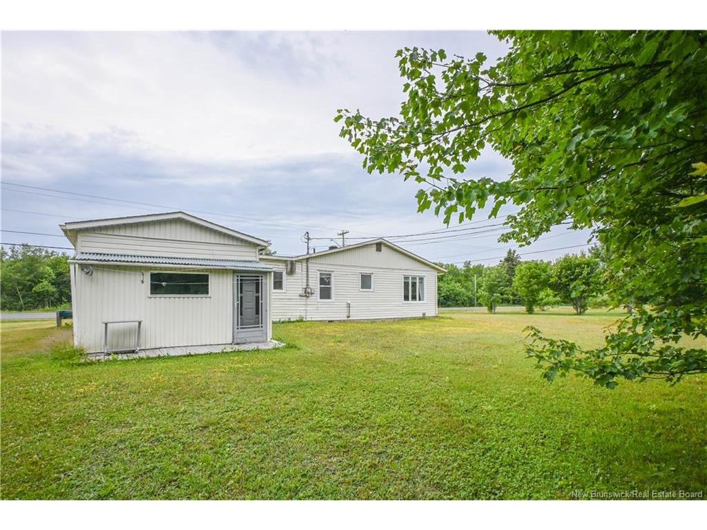 









805


Chiasson

RD,
Chiasson Office,




NB
E8S 2W9


