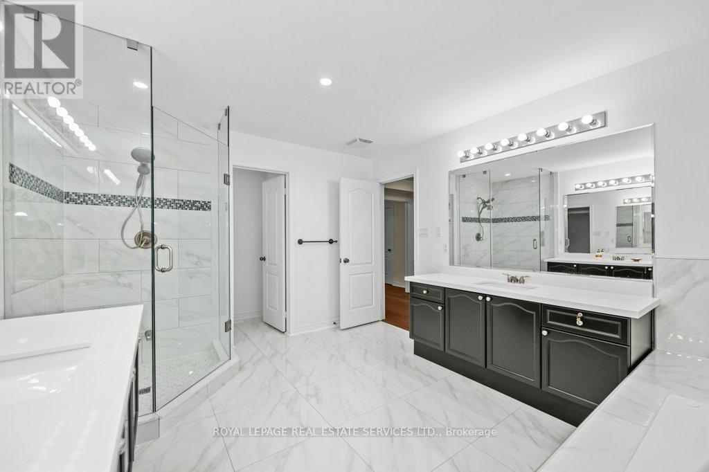 












1387 FERNCREST ROAD

,
Oakville,




Ontario
L6H7W2

