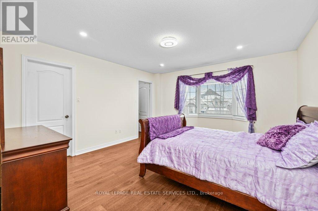 












1387 FERNCREST ROAD

,
Oakville,




Ontario
L6H7W2

