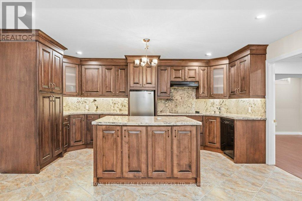 












1387 FERNCREST ROAD

,
Oakville,




Ontario
L6H7W2

