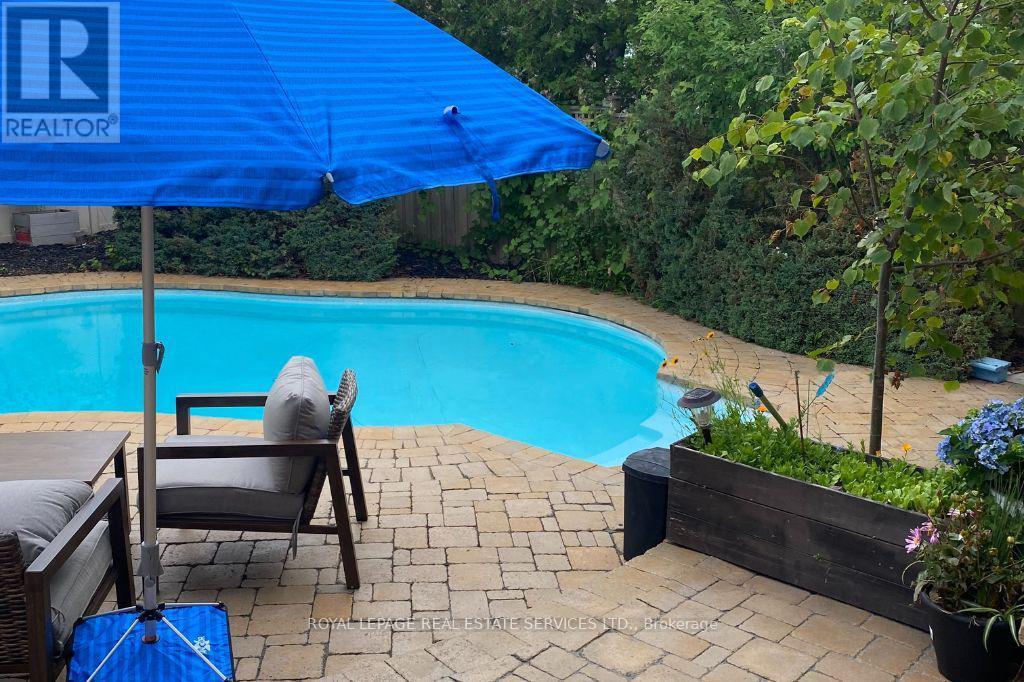 












1387 FERNCREST ROAD

,
Oakville,




Ontario
L6H7W2

