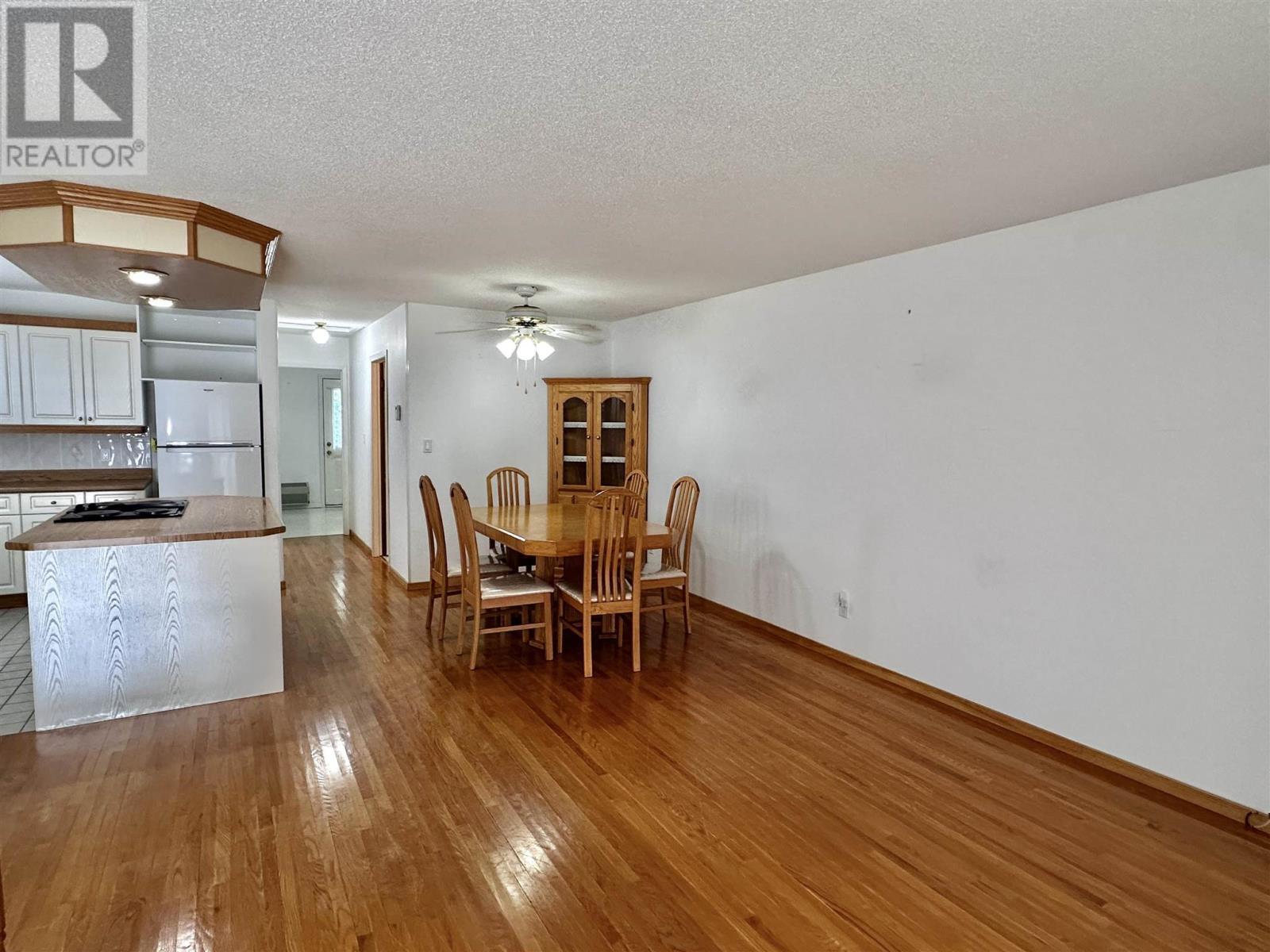 












71 Lawrence AVE

,
Elliot Lake,




Ontario
P5A3R1

