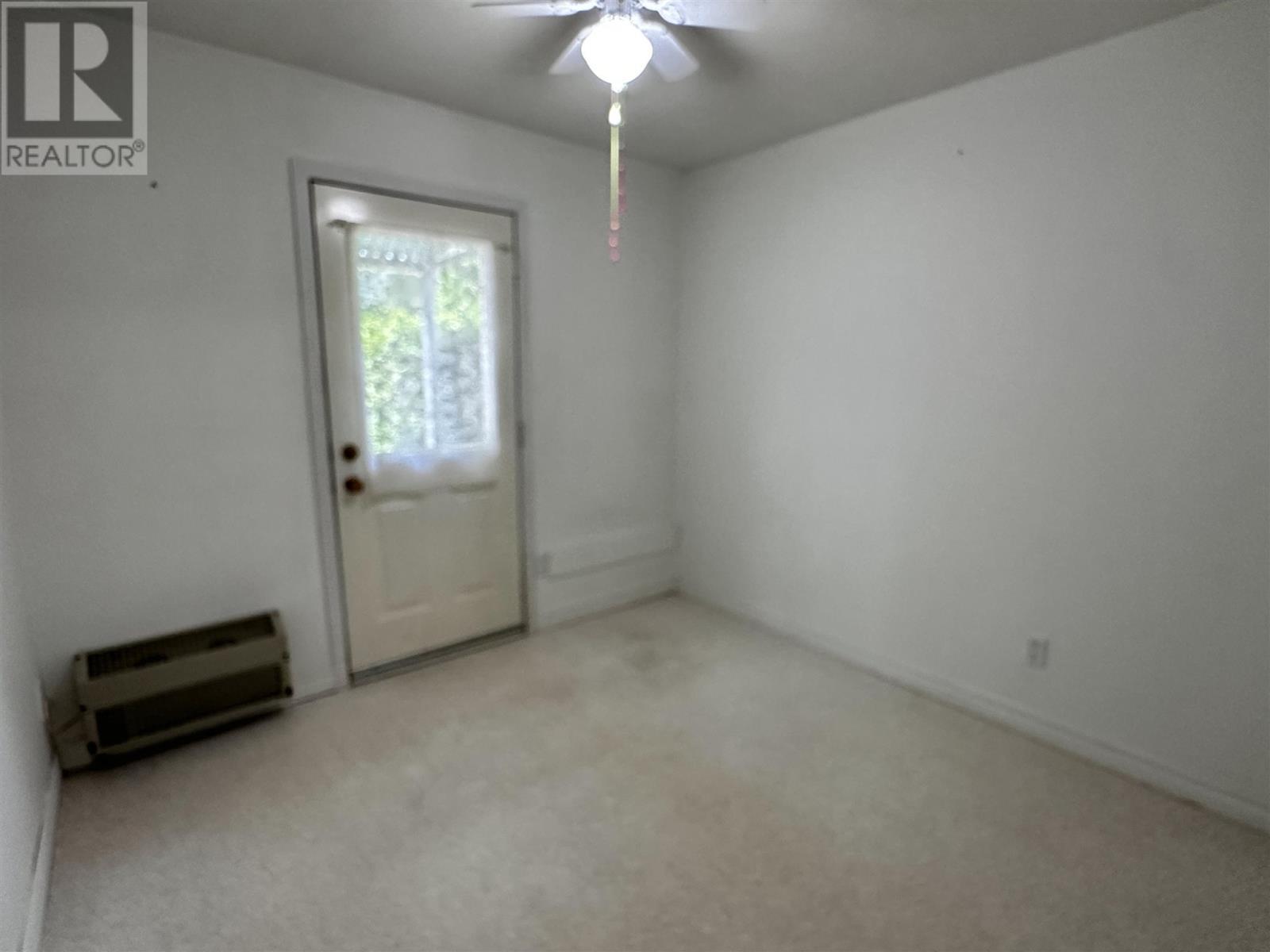 












71 Lawrence AVE

,
Elliot Lake,




Ontario
P5A3R1

