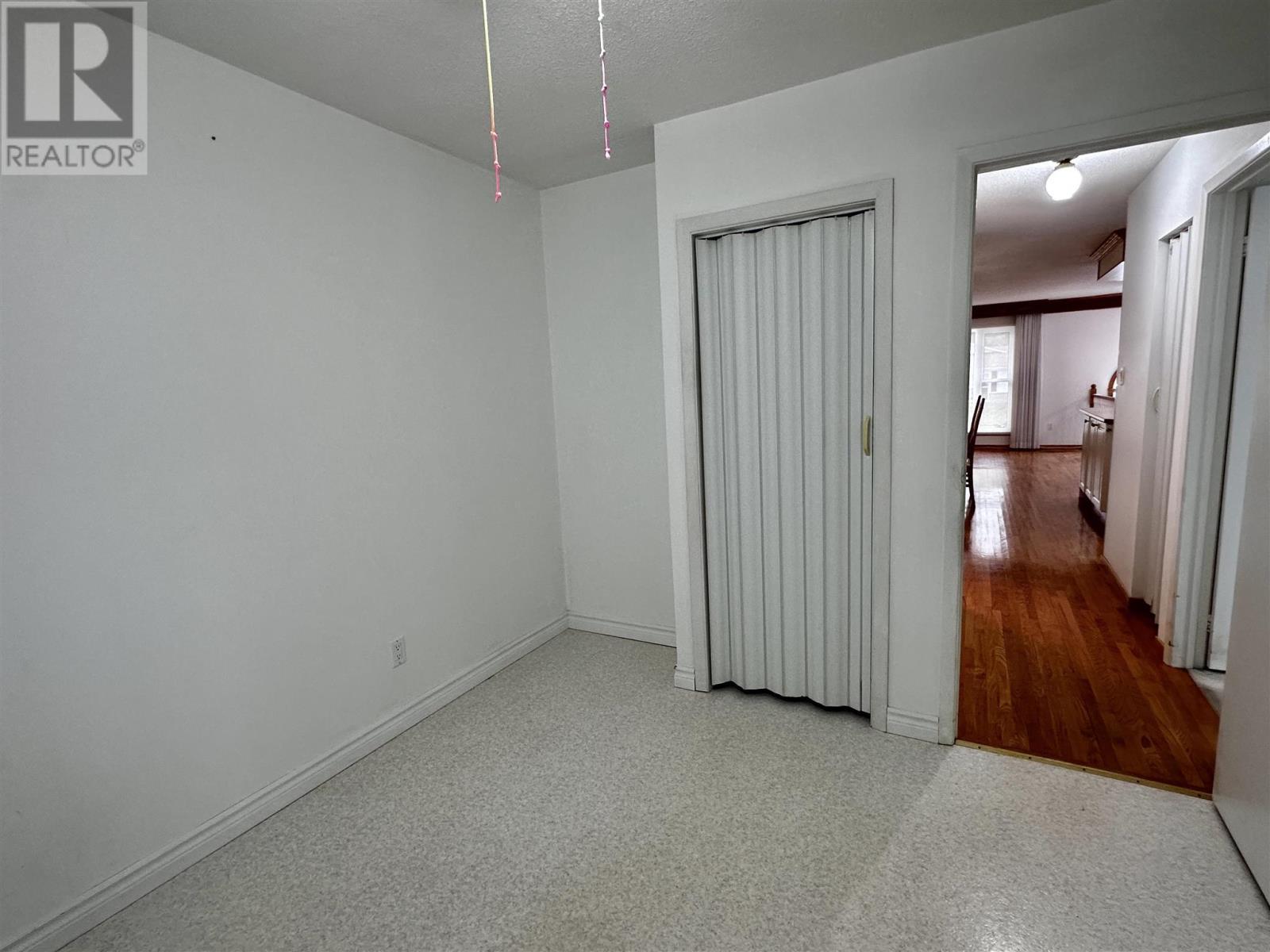 












71 Lawrence AVE

,
Elliot Lake,




Ontario
P5A3R1

