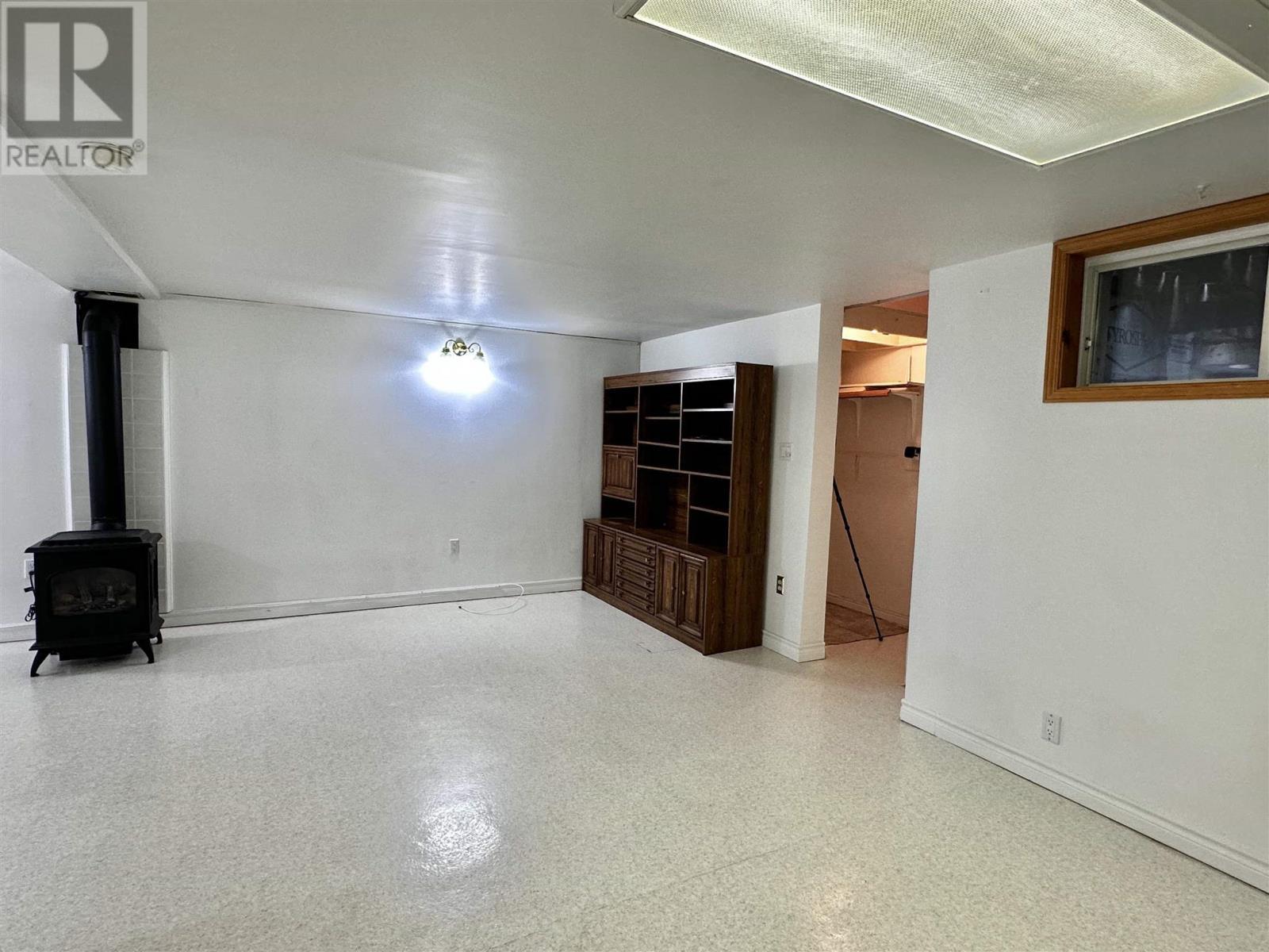 












71 Lawrence AVE

,
Elliot Lake,




Ontario
P5A3R1

