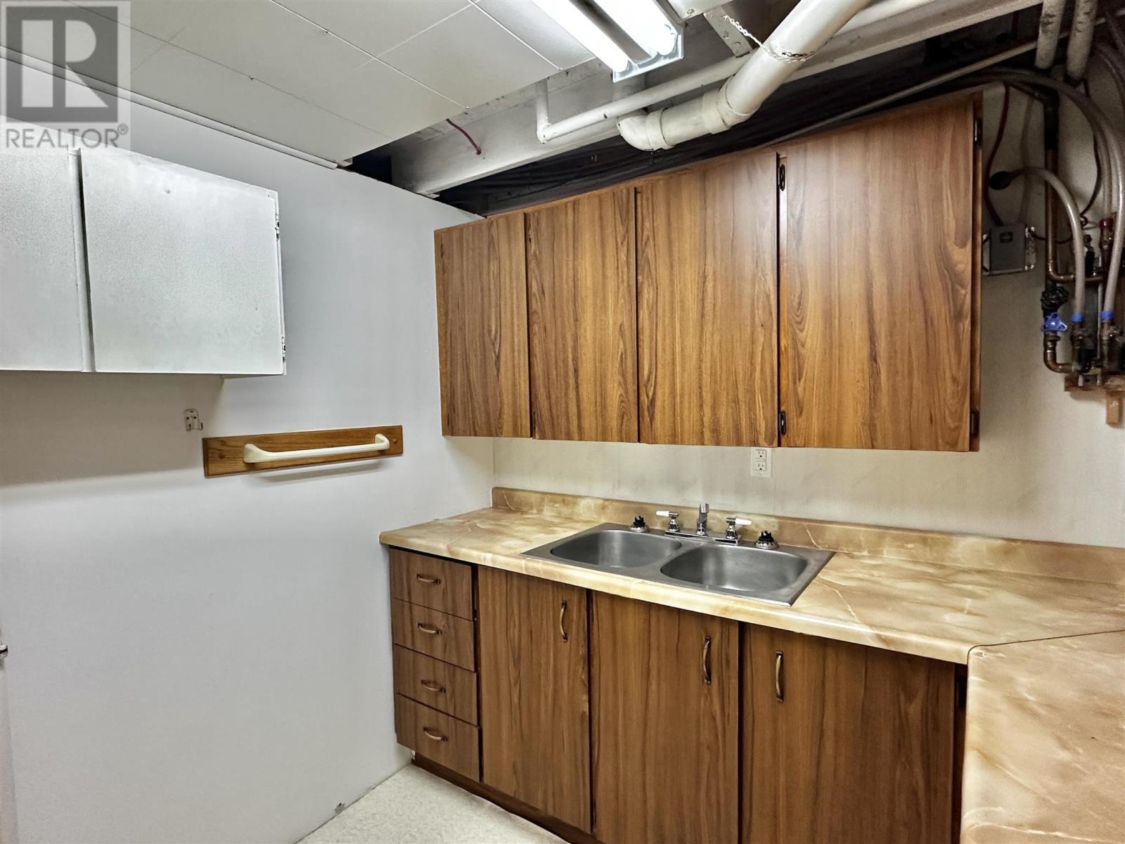 












71 Lawrence AVE

,
Elliot Lake,




Ontario
P5A3R1

