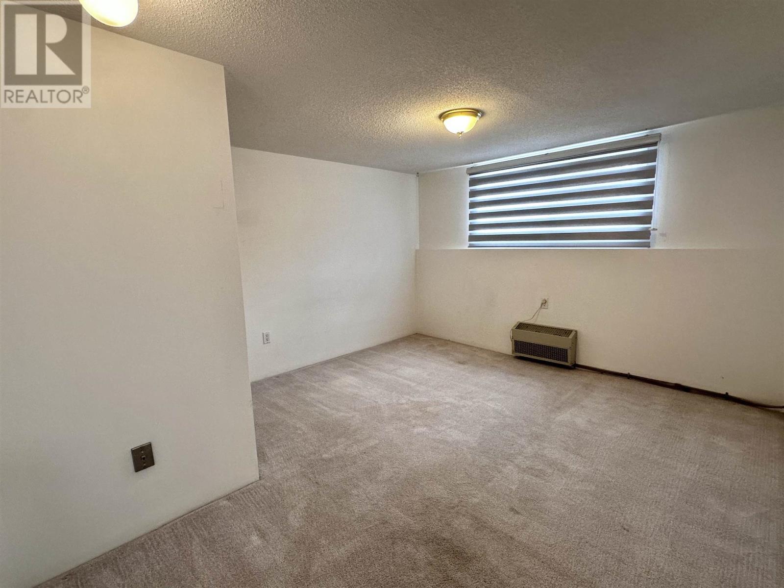 












71 Lawrence AVE

,
Elliot Lake,




Ontario
P5A3R1

