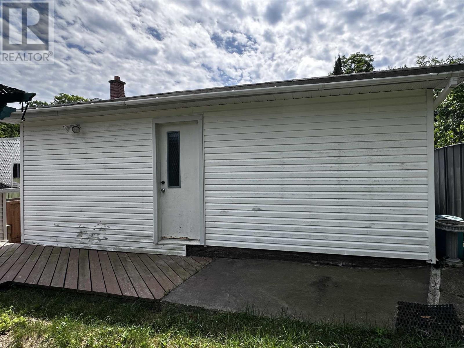 












71 Lawrence AVE

,
Elliot Lake,




Ontario
P5A3R1

