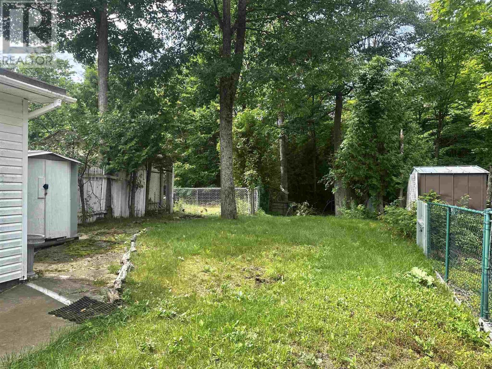 












71 Lawrence AVE

,
Elliot Lake,




Ontario
P5A3R1

