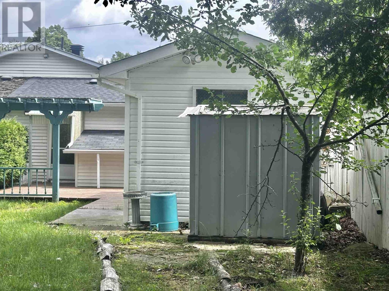 












71 Lawrence AVE

,
Elliot Lake,




Ontario
P5A3R1

