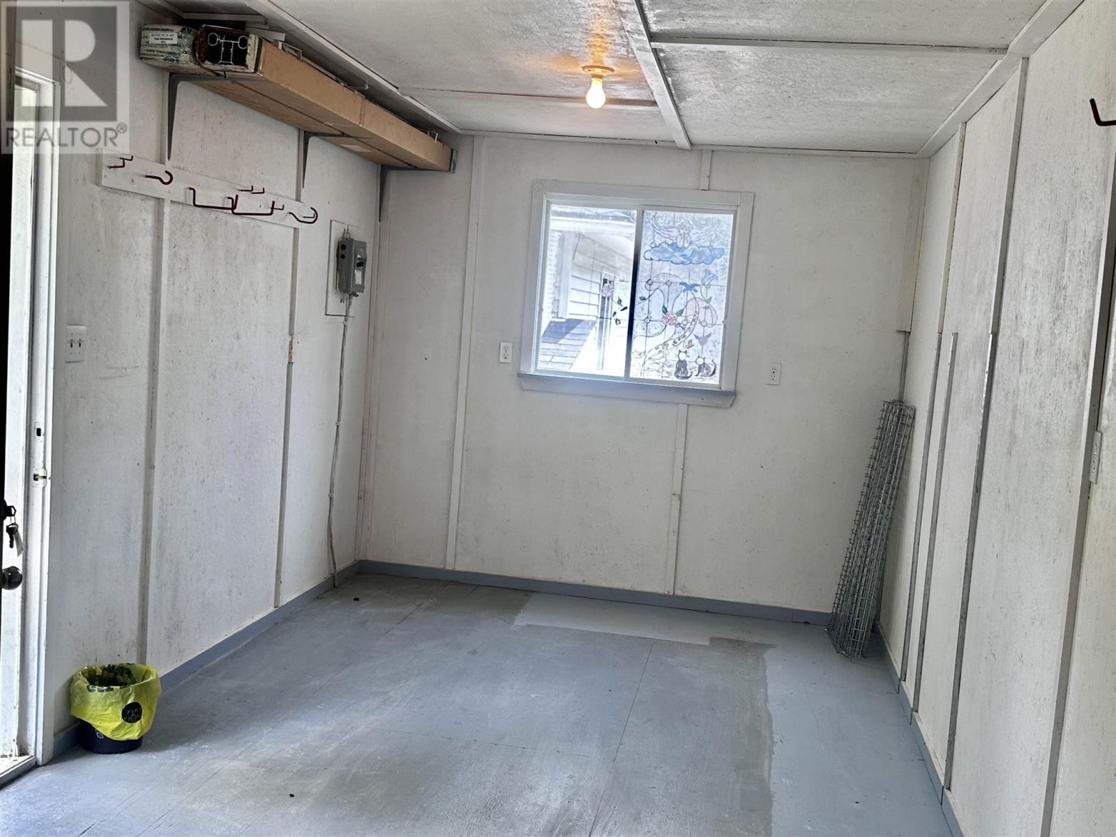 












71 Lawrence AVE

,
Elliot Lake,




Ontario
P5A3R1

