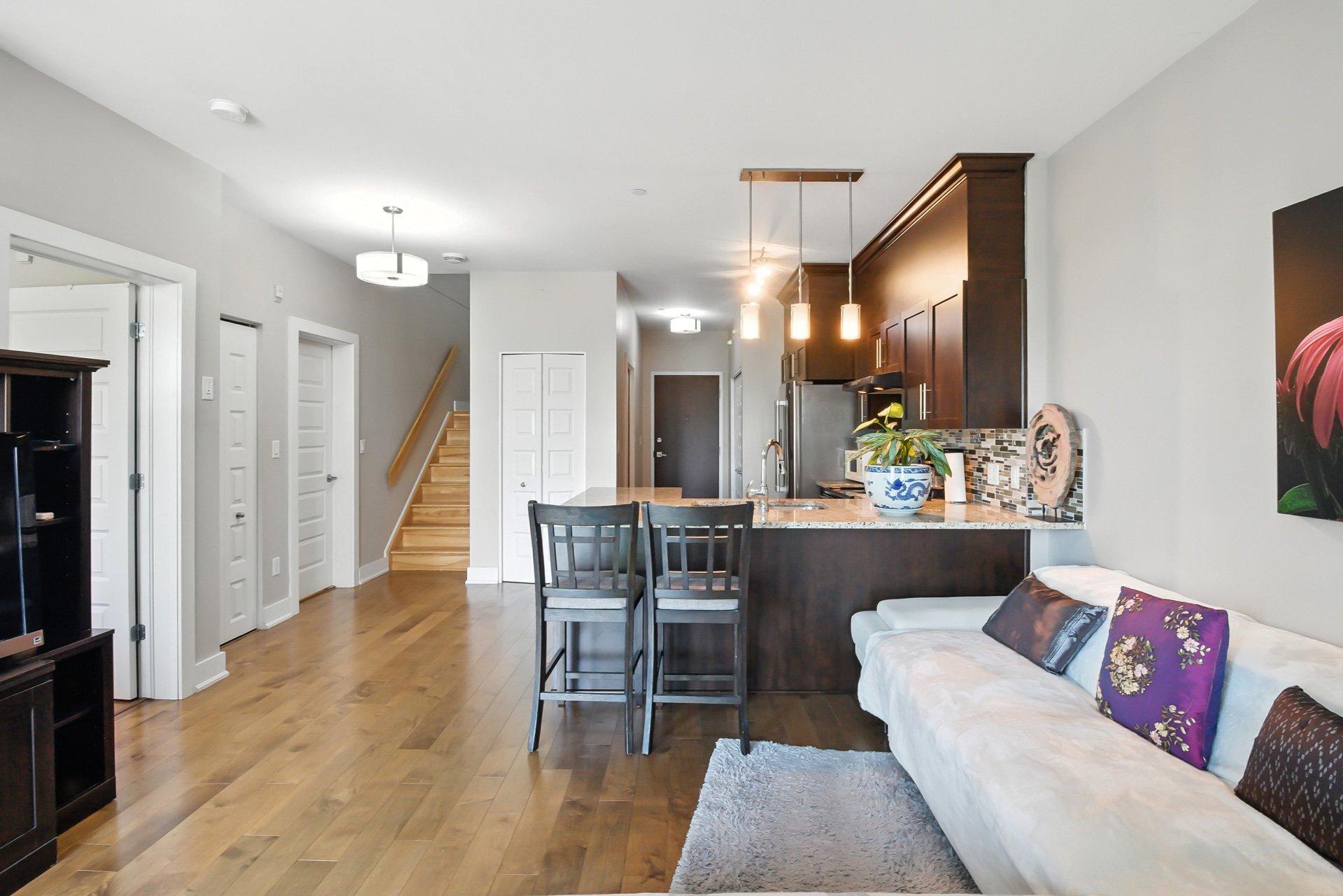 









1180


Ch. d'Aylmer

, 718,
Gatineau (Aylmer),




QC
J9H5T8

