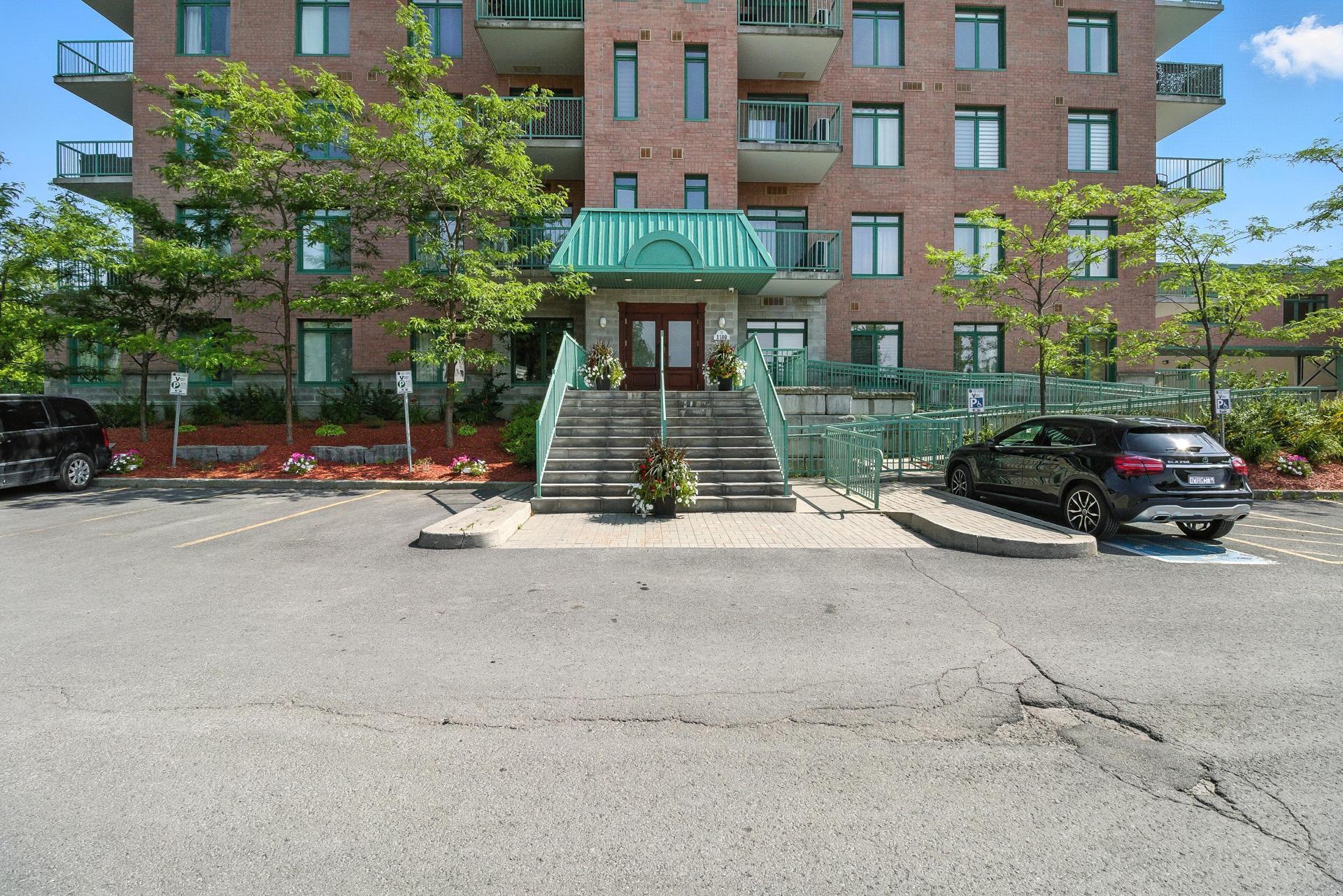 









1180


Ch. d'Aylmer

, 718,
Gatineau (Aylmer),




QC
J9H5T8

