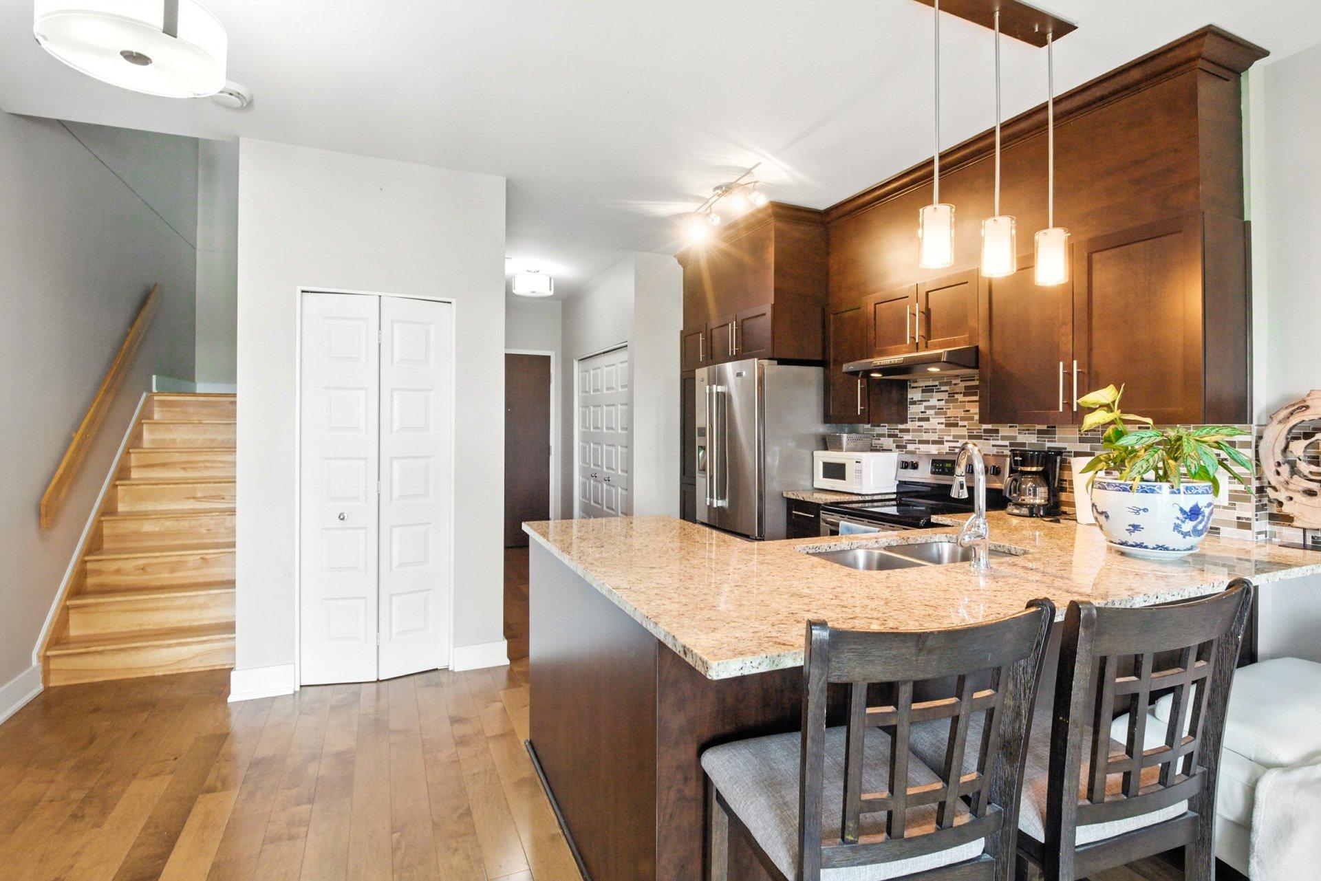 









1180


Ch. d'Aylmer

, 718,
Gatineau (Aylmer),




QC
J9H5T8

