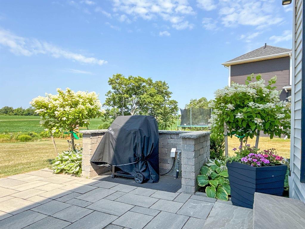 












42 McGregor Drive

,
Stratford,




PE
C1B 1K9

