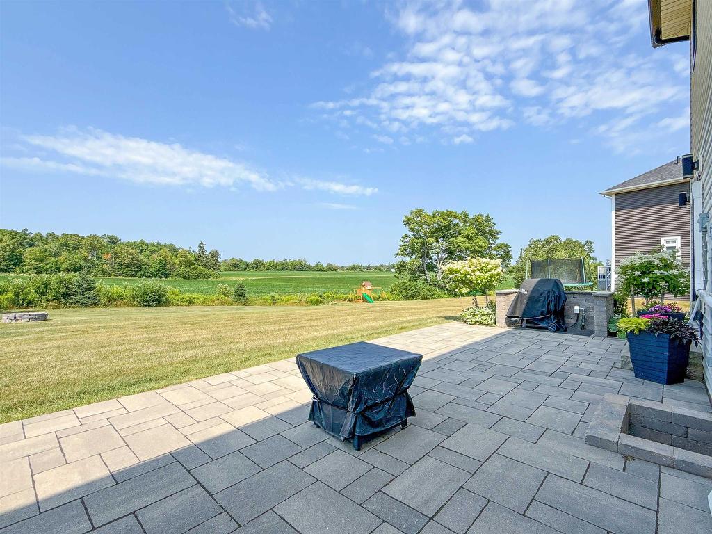 












42 McGregor Drive

,
Stratford,




PE
C1B 1K9

