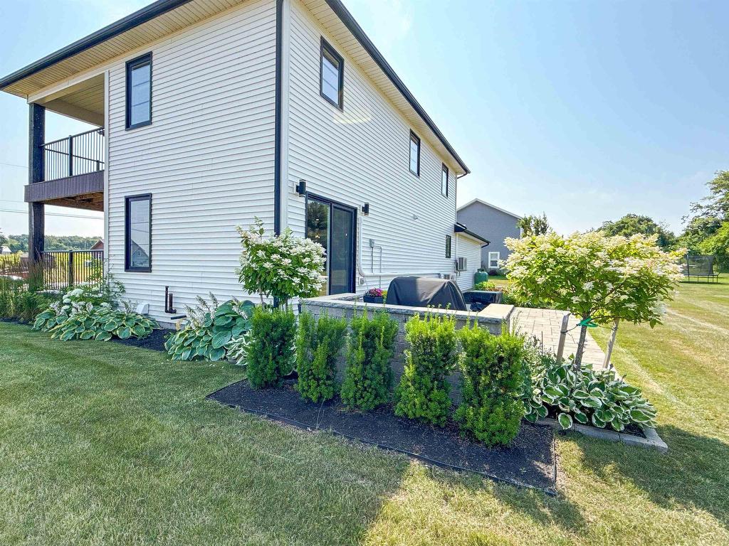 












42 McGregor Drive

,
Stratford,




PE
C1B 1K9

