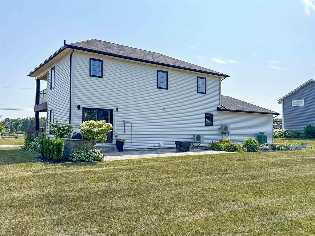 












42 McGregor Drive

,
Stratford,




PE
C1B 1K9

