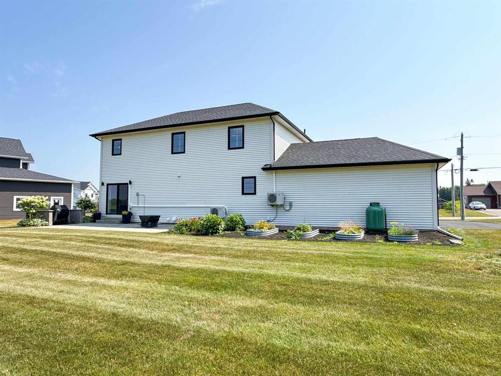 












42 McGregor Drive

,
Stratford,




PE
C1B 1K9

