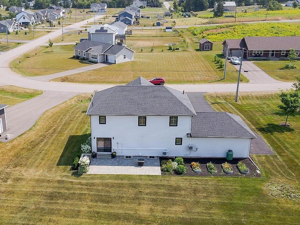 












42 McGregor Drive

,
Stratford,




PE
C1B 1K9

