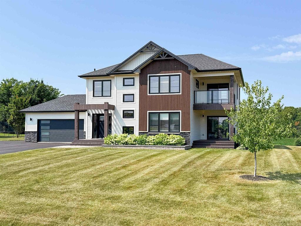 












42 McGregor Drive

,
Stratford,




PE
C1B 1K9

