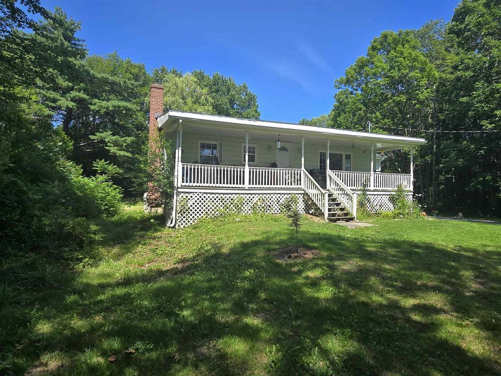 












19 River Road

,
Milton,




NS
B0T 1P0

