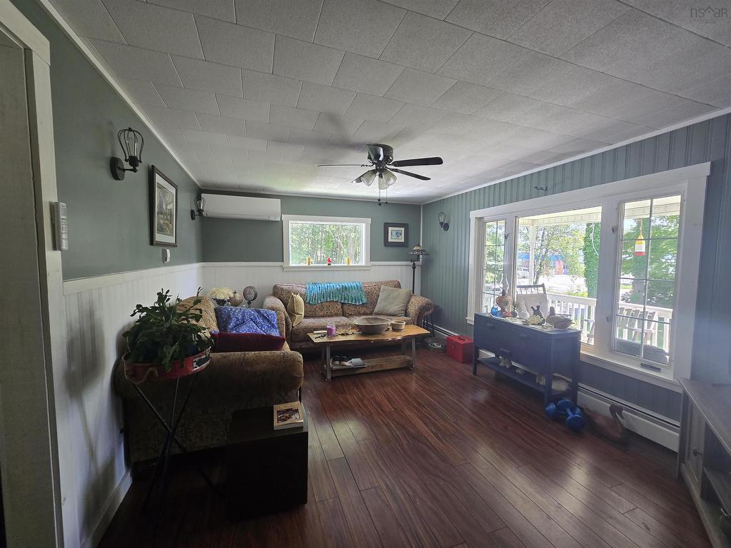 












19 River Road

,
Milton,




NS
B0T 1P0

