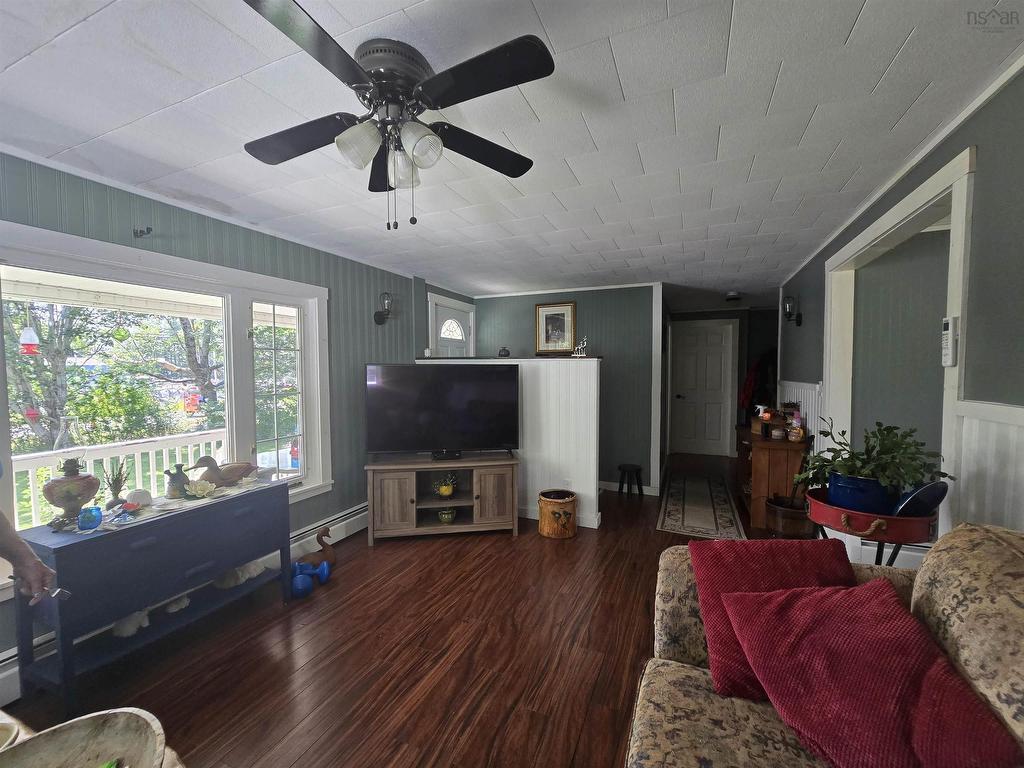 












19 River Road

,
Milton,




NS
B0T 1P0

