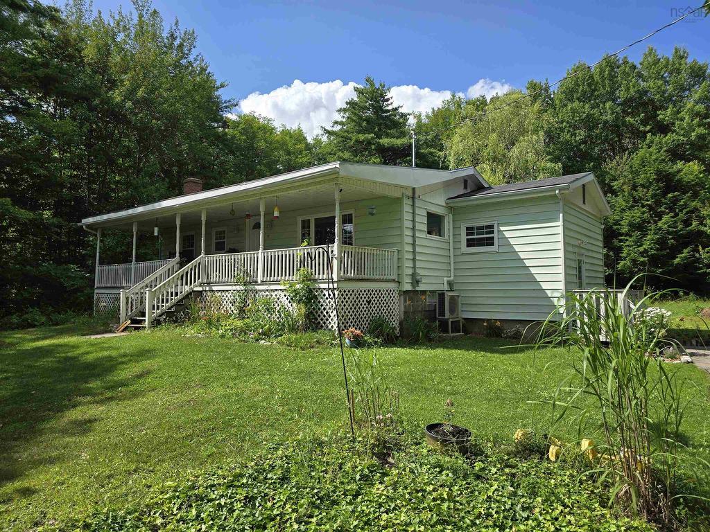 












19 River Road

,
Milton,




NS
B0T 1P0

