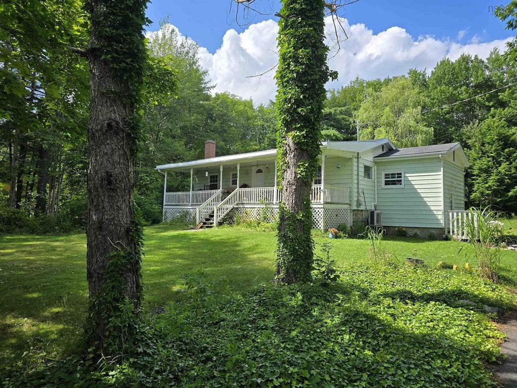 












19 River Road

,
Milton,




NS
B0T 1P0

