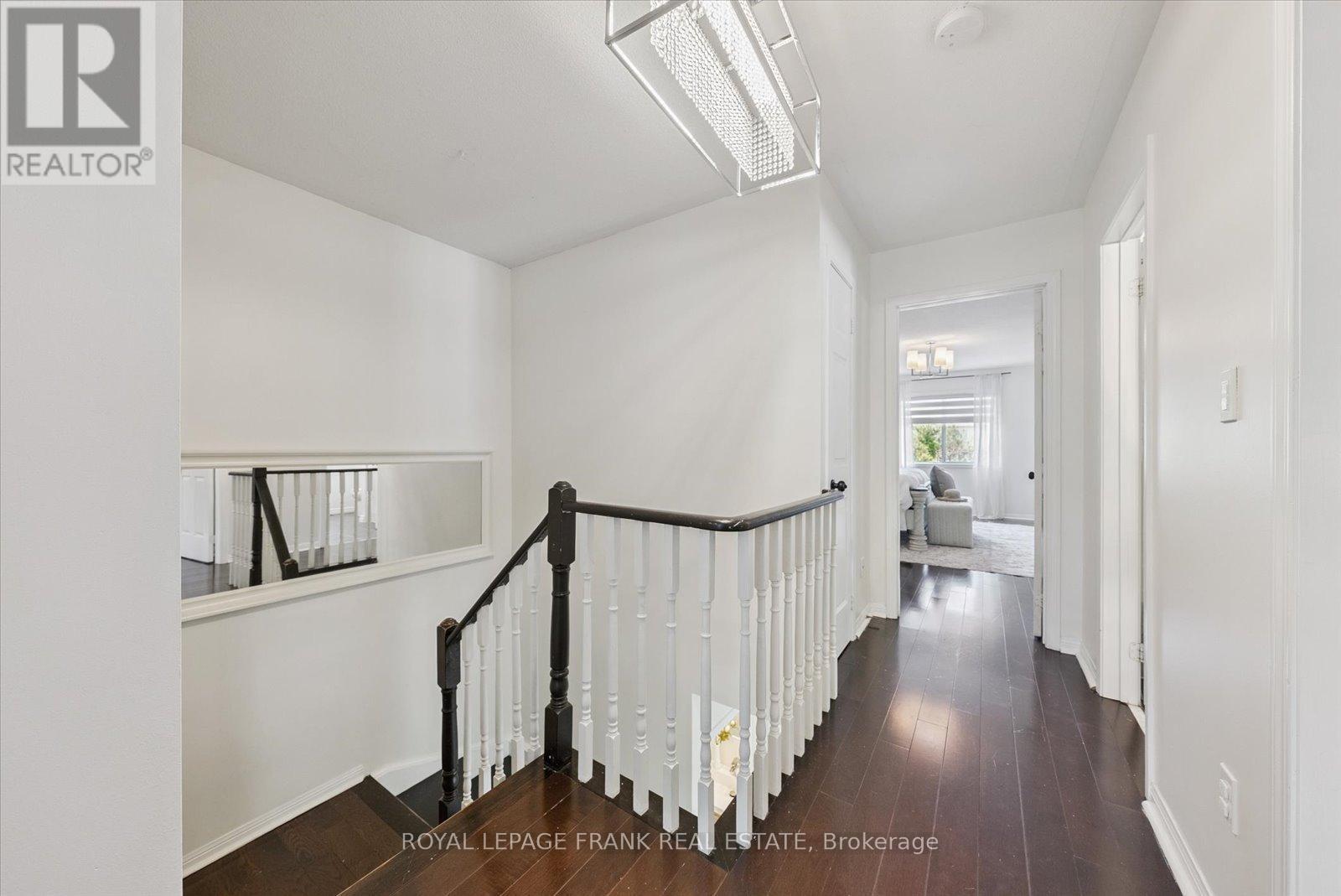 












20 REGATTA CRESCENT

,
Whitby (Port Whitby),




Ontario
L1N9V2

