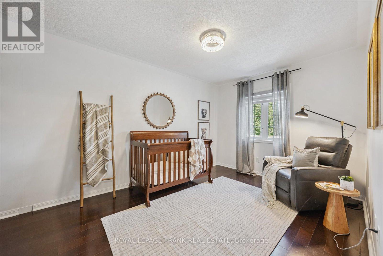 












20 REGATTA CRESCENT

,
Whitby (Port Whitby),




Ontario
L1N9V2

