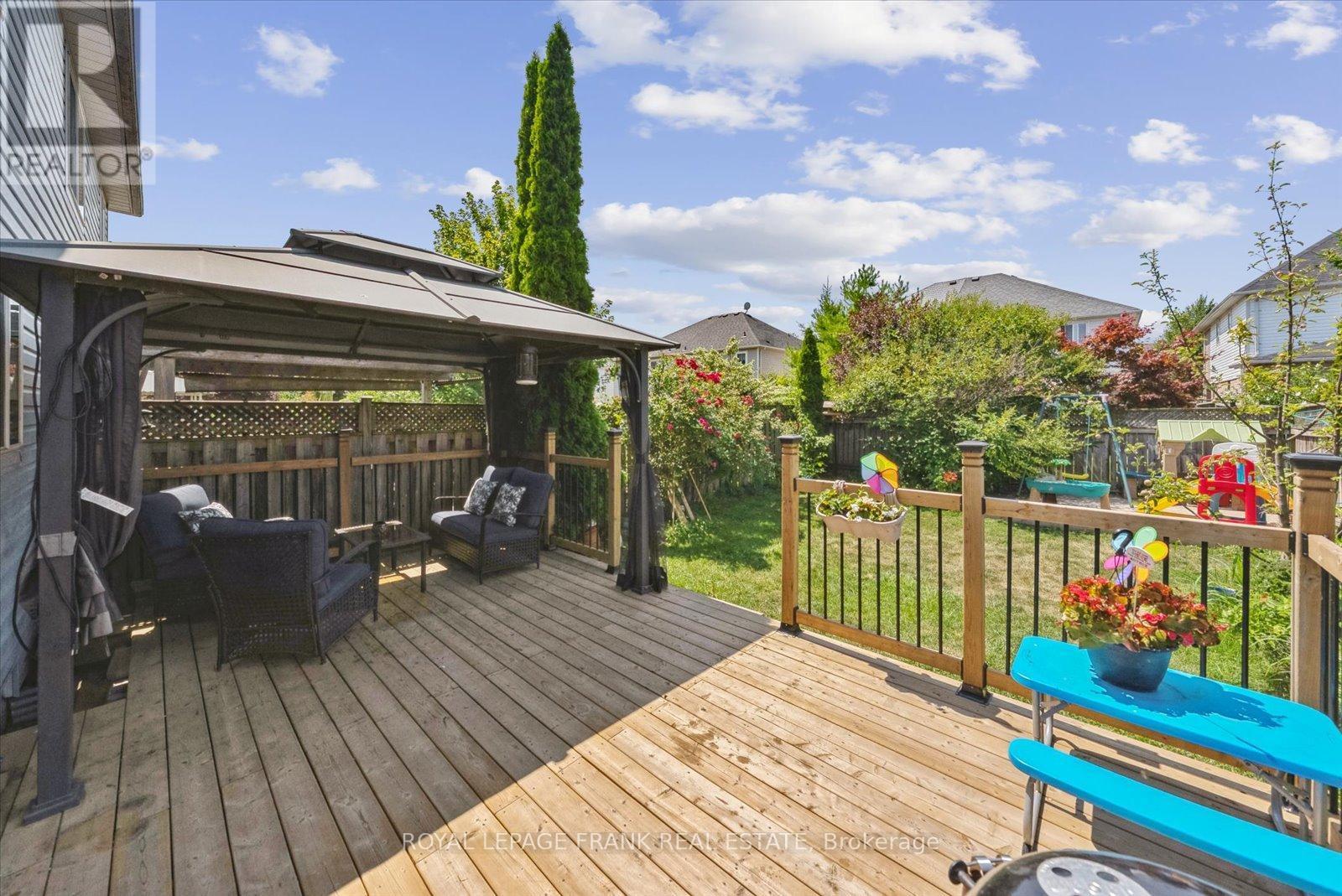 












20 REGATTA CRESCENT

,
Whitby (Port Whitby),




Ontario
L1N9V2

