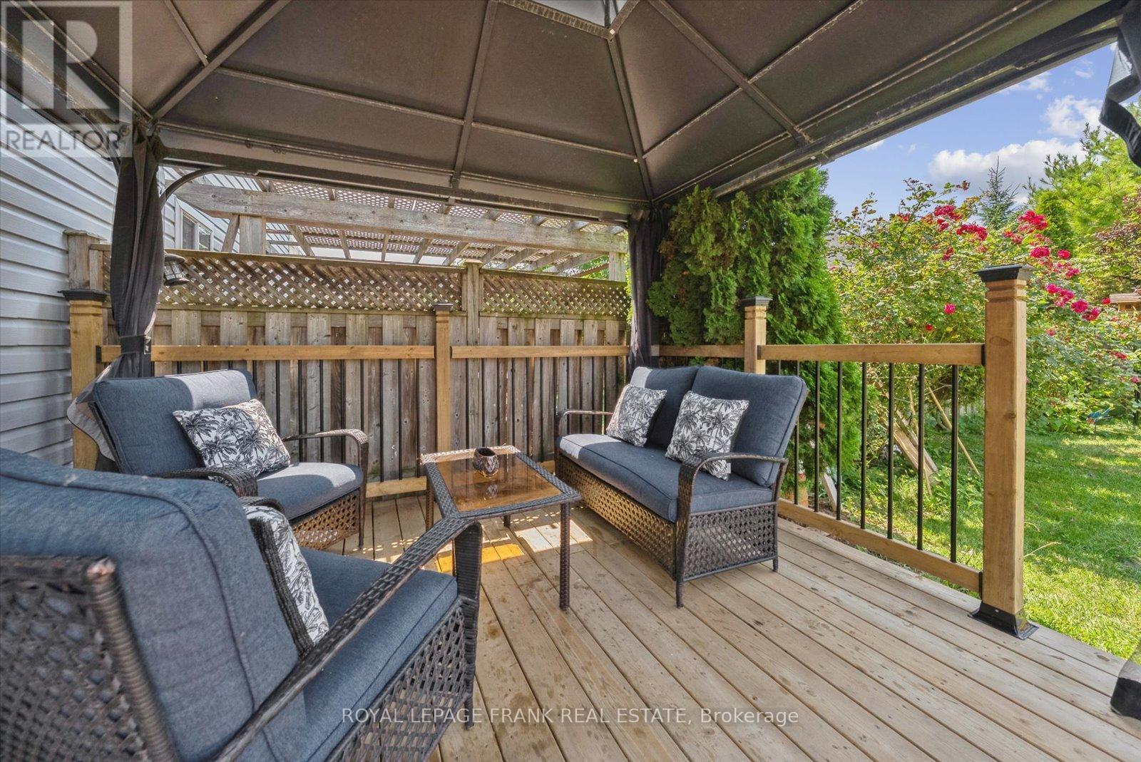 












20 REGATTA CRESCENT

,
Whitby (Port Whitby),




Ontario
L1N9V2


