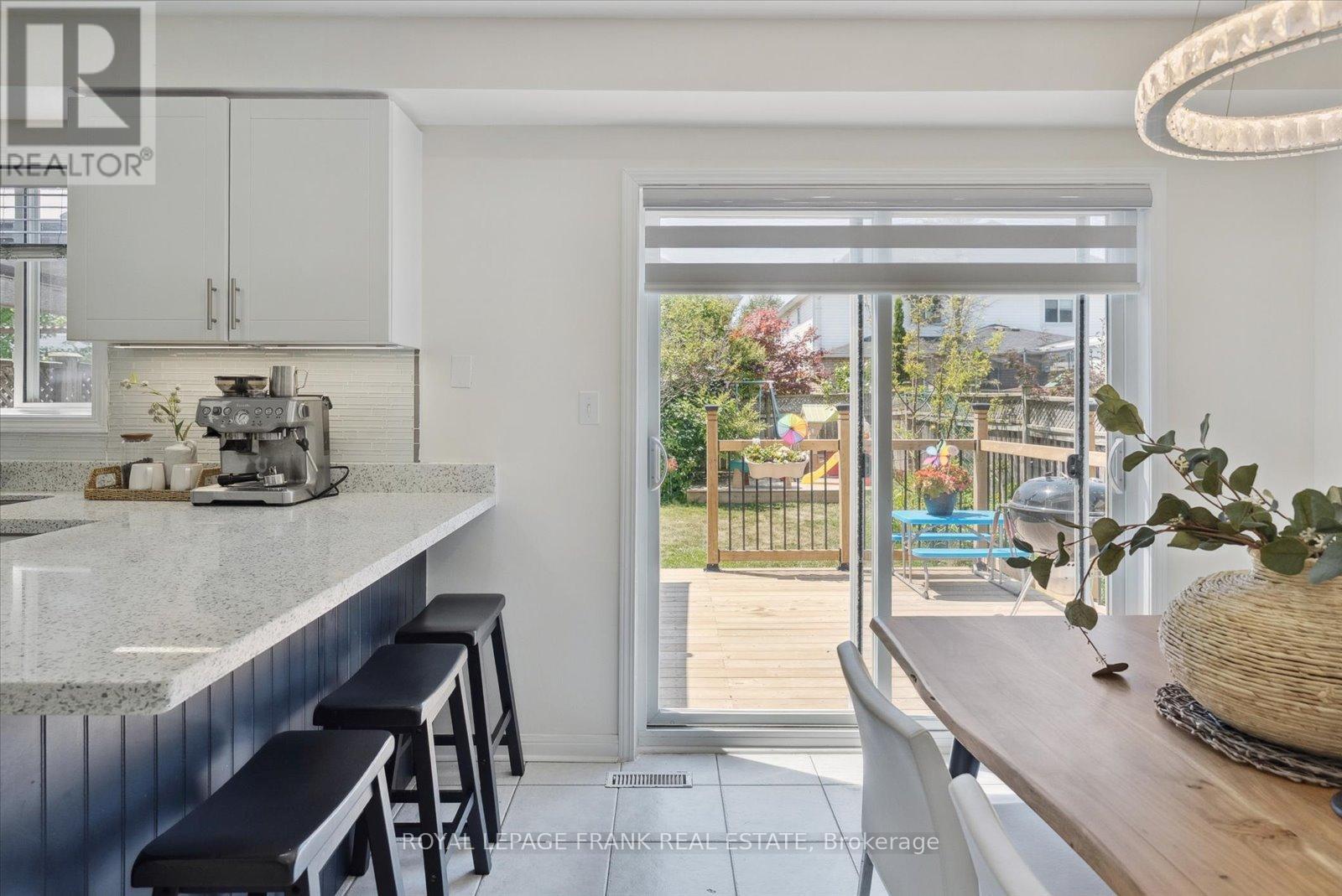 












20 REGATTA CRESCENT

,
Whitby (Port Whitby),




Ontario
L1N9V2

