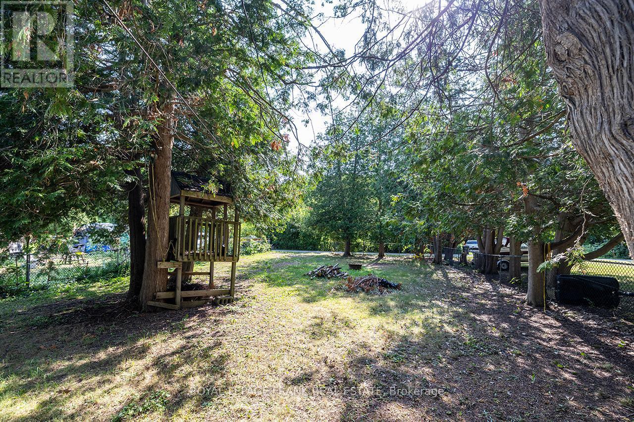 












1206 BLACK BEACH LANE

,
Ramara (Brechin),




Ontario
L0K1B0

